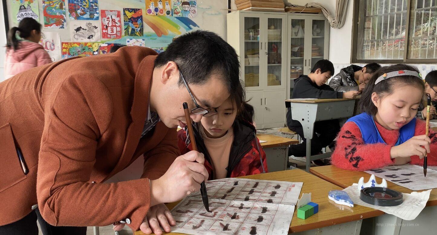 刘恒老师示范毛笔书法.jpg